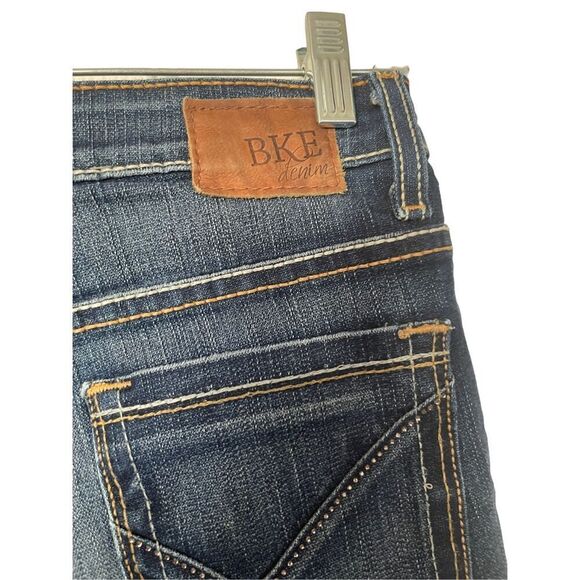 n  - Picture 3 of 11